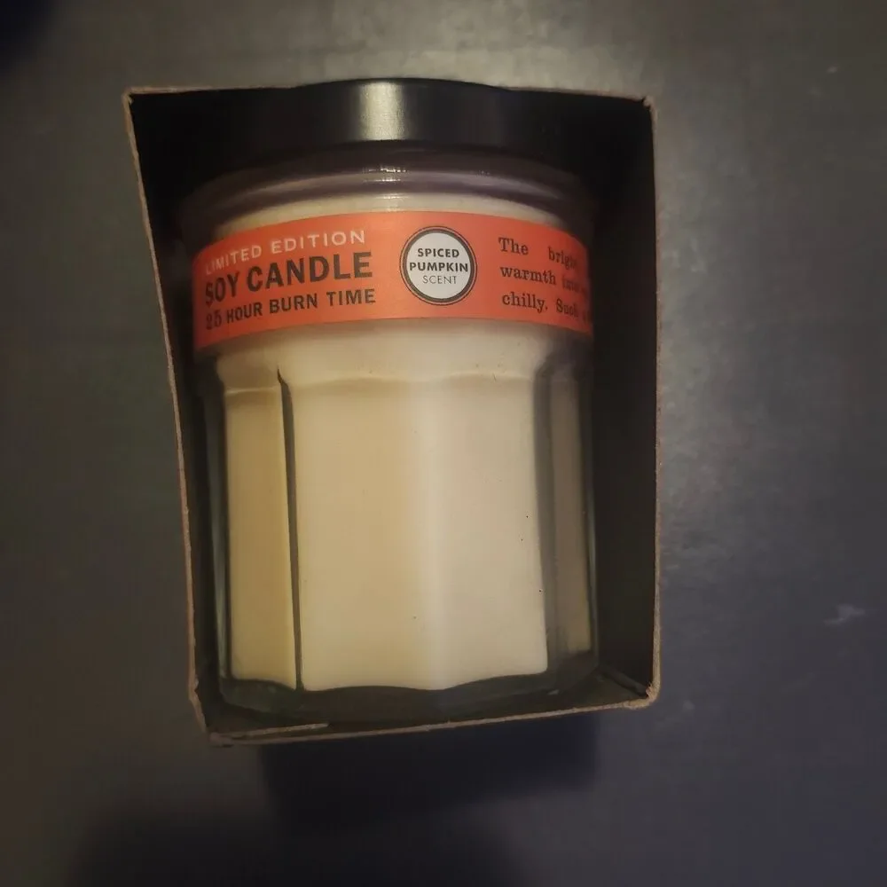 Mrs. Meyer's Clean Day Scented Soy Candle Pumpkin 24hr burn New limited edition